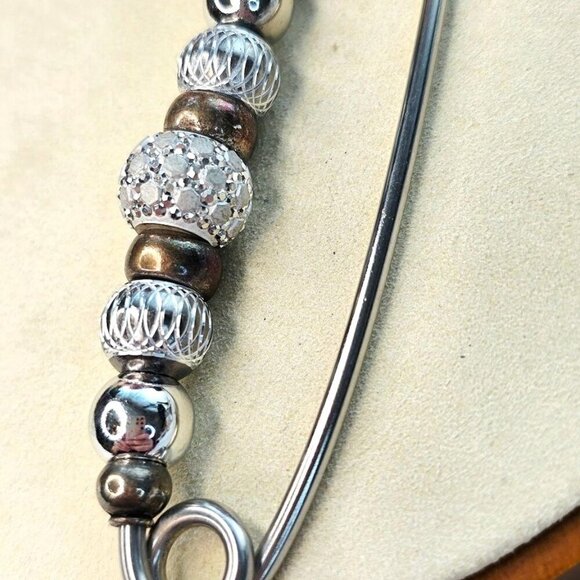 🔥$5/$25 Nanas Sparkly Safety Brooch Pin - Picture 9 of 11